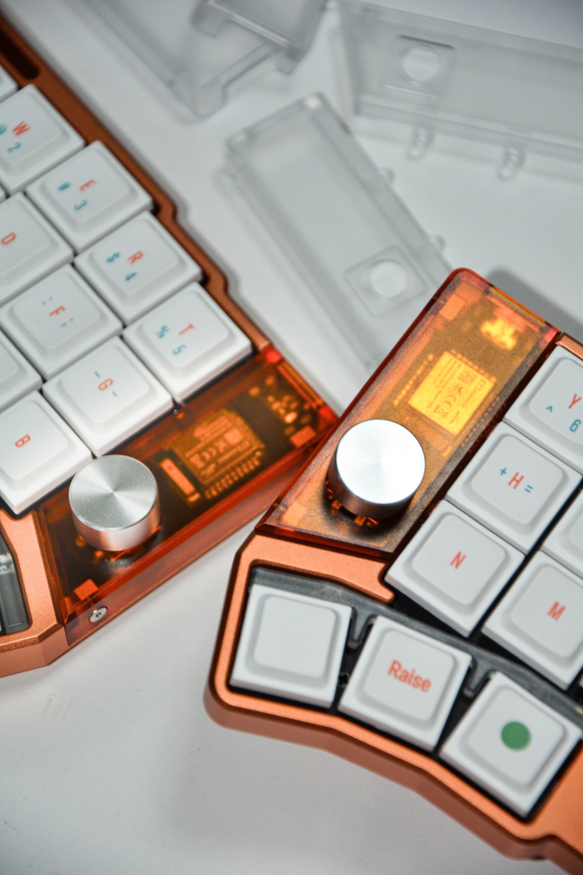 Cornix LP – Low-Profile Ergonomic Split Wireless Keyboard