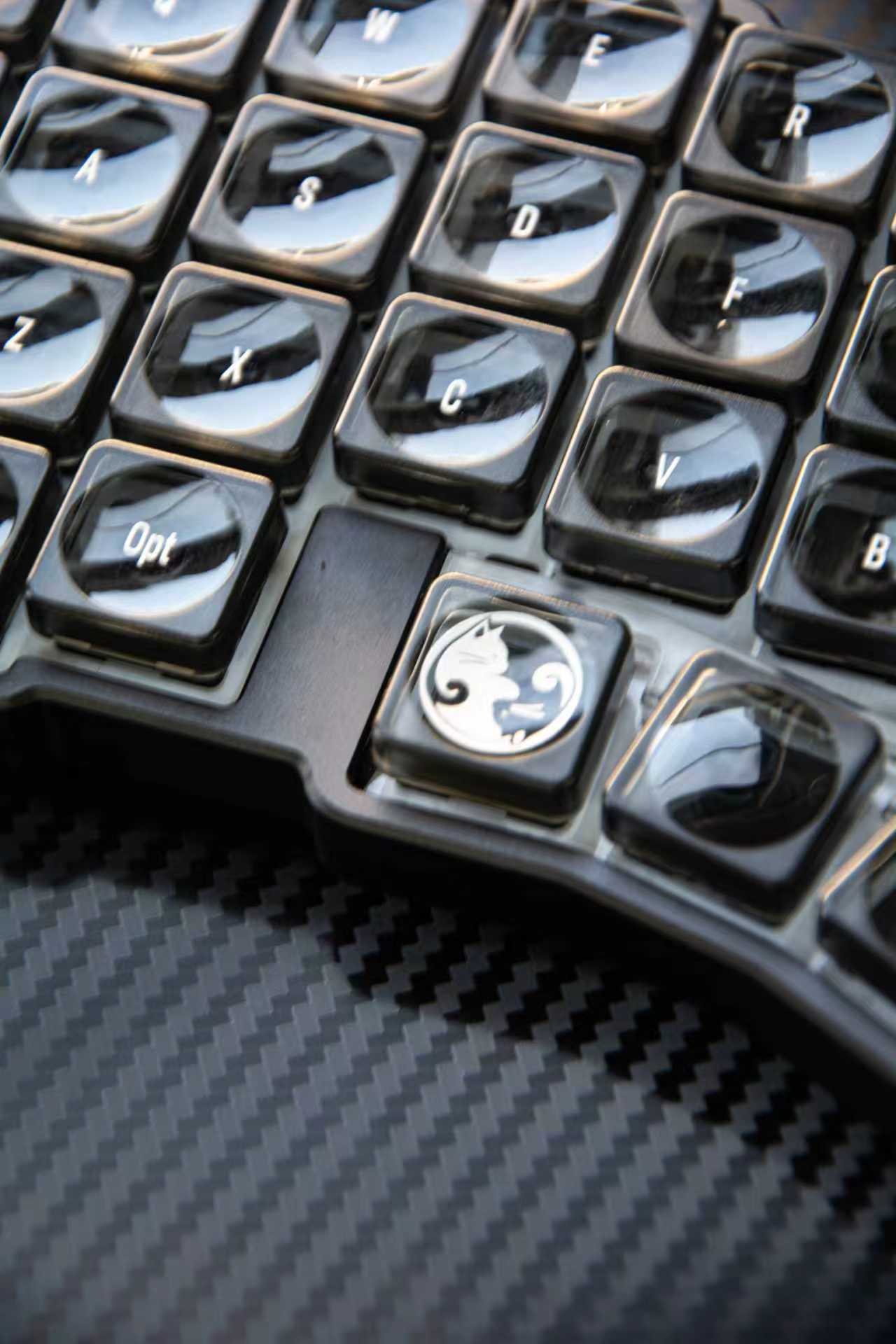 LCK-Cornix Transparent Keycap Set