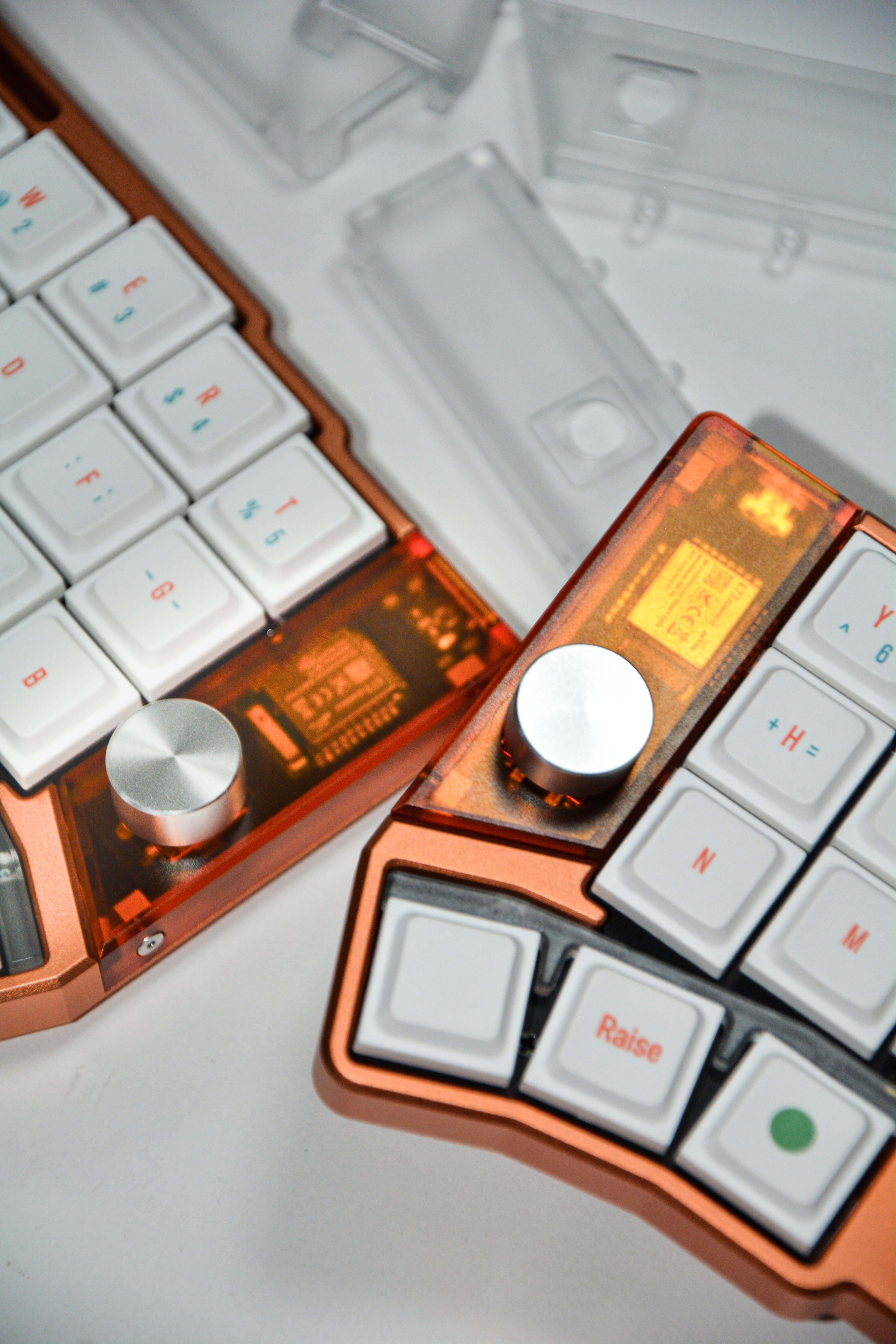 Cornix LP Split Ergonomic Keyboard | Wireless Low-Profile